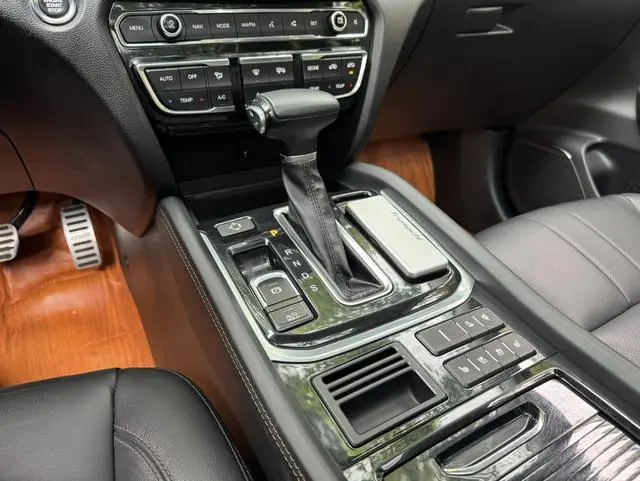 GAC Trumpchi GS8 320T two-wheel drive luxury Zhilian Edition 7 seats