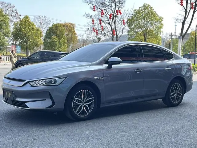 BYD Qin PLUS EV 400KM travel version