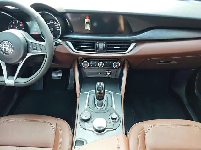Alfa Romeo Stelvio 2.0T 200HP Elite Edition