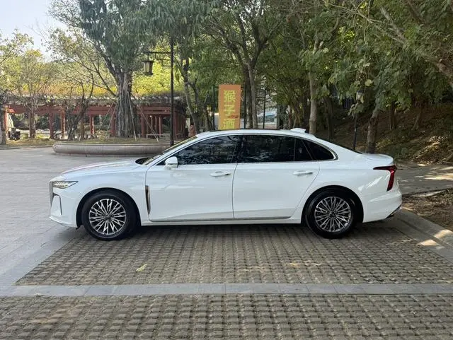 Hongqi Hongqi H5 1.5T DCT Zhilian Flag Rhyme Version