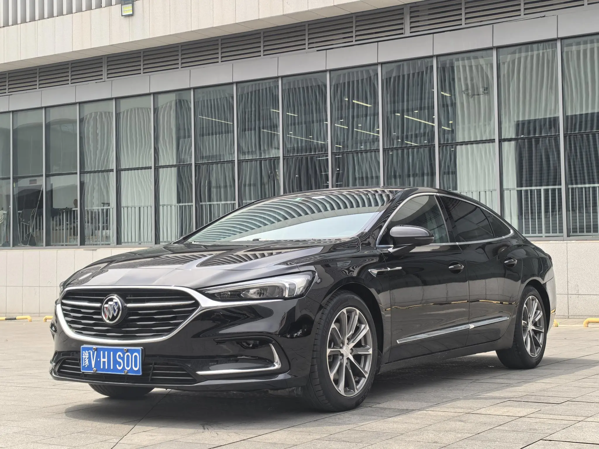 Buick Lacrosse 652T luxury
