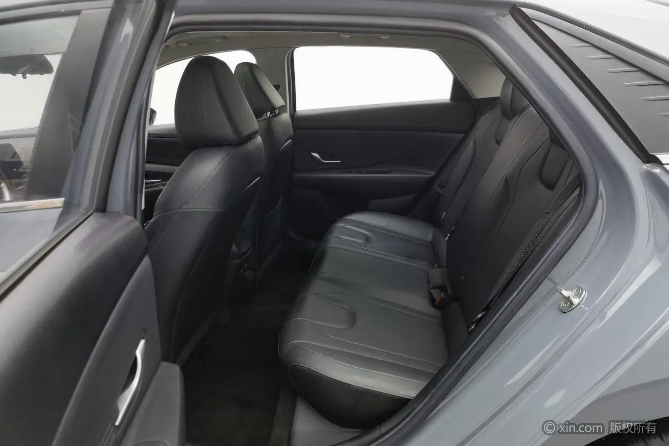 Hyundai Elantra 1.5L CVT LUX Premium Edition