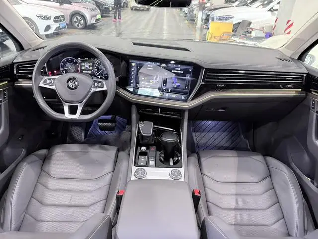 Volkswagen Touareg 2.0 TSI Ruishang Edition