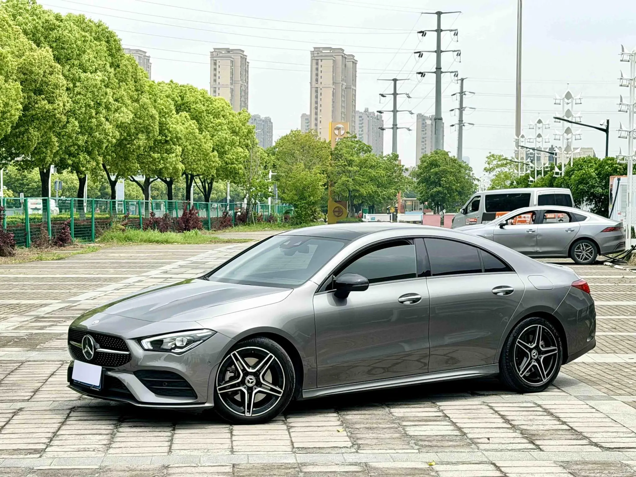 Mercedes-Benz Mercedes-Benz CLA CLA 260 4MATIC four-door coupe