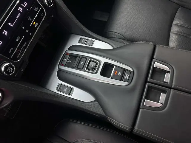 Honda Crown Road 370 TURBO 9AT Deluxe Edition