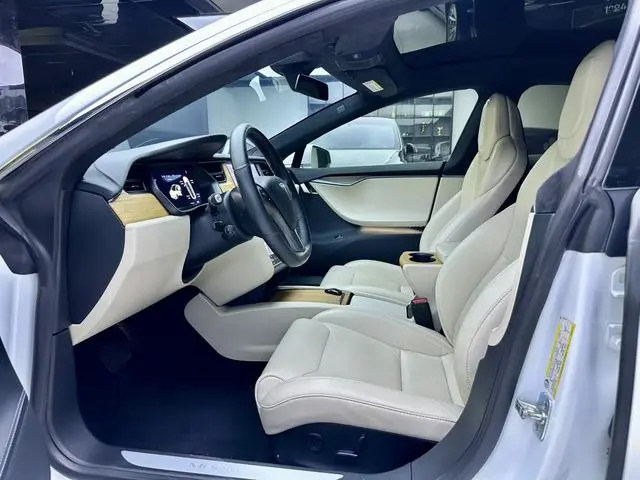 Tesla Model S Long battery life version