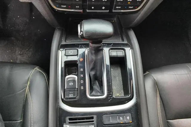 GAC Trumpchi GS8 320T two-wheel drive luxury Zhilian Edition 7 seats