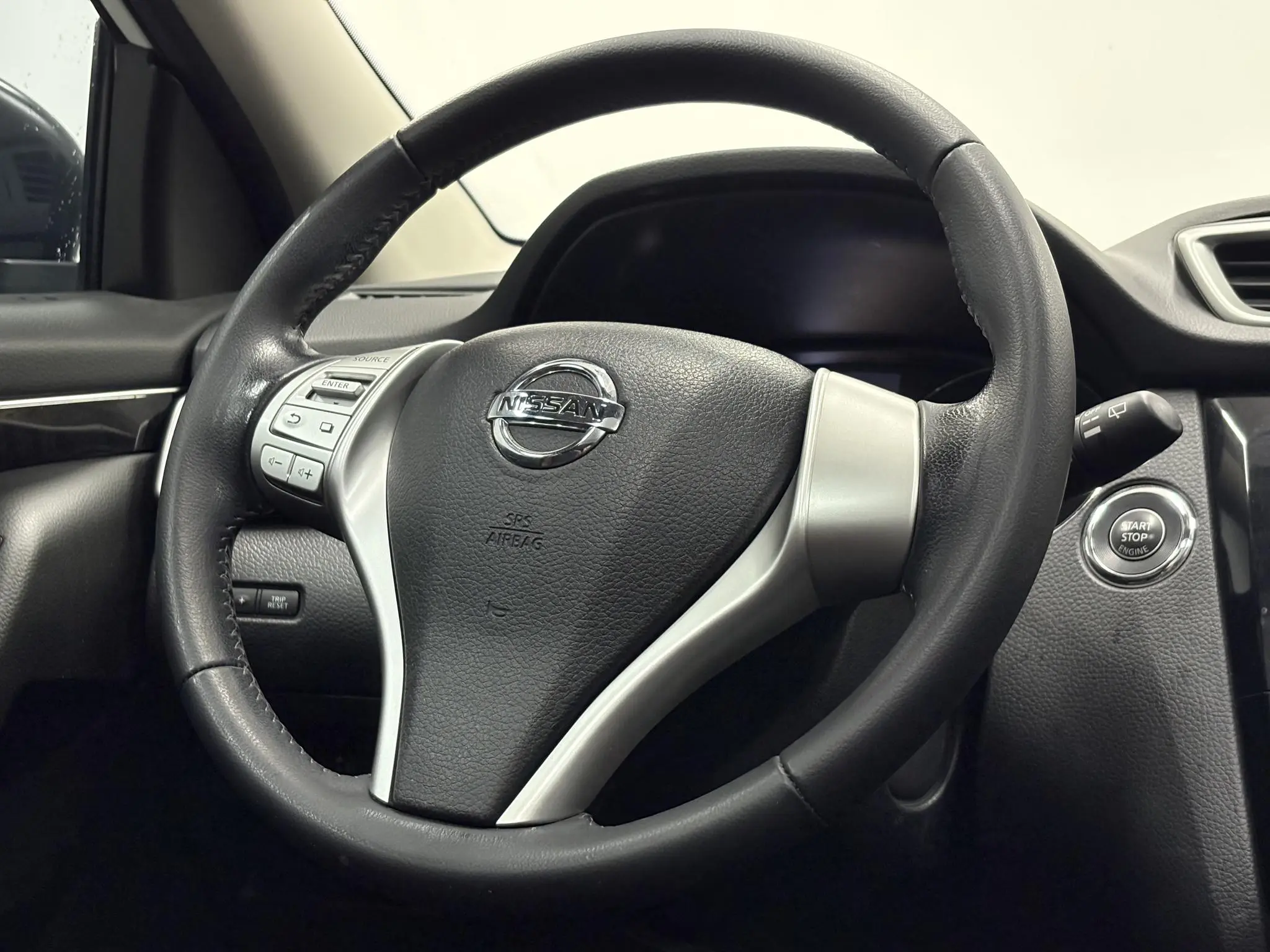 Nissan Qashqai 2.0L CVT Deluxe Edition
