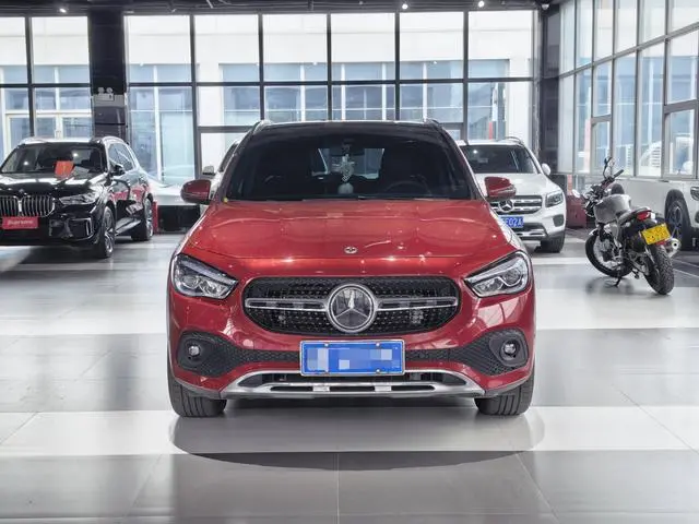 Mercedes-Benz Mercedes-Benz GLA GLA 220