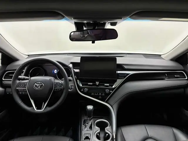 TOYOTA Camry 2.0GVP Leading Edition