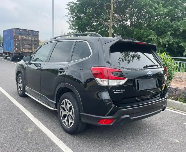 Subaru FORESTER Forester 2.0i Deluxe Edition EyeSight