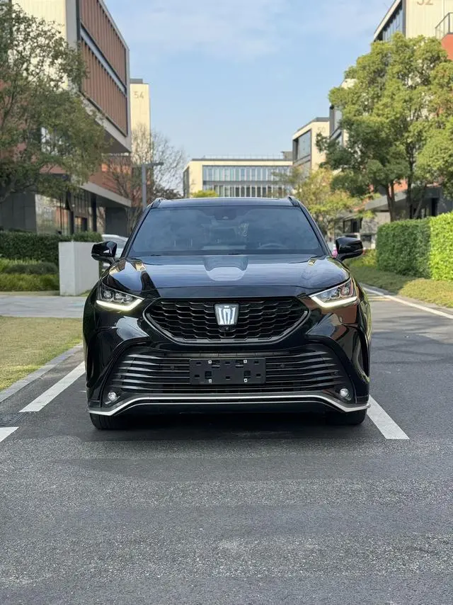 TOYOTA Crown Lufang 2.5L HEV four-wheel drive Premium Edition
