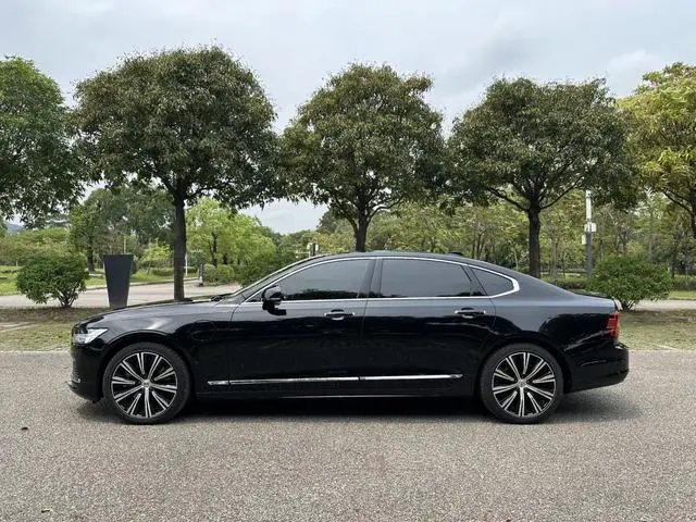 Volvo Volvo S90 PHEV T8 four-wheel drive long battery life Zhiya Deluxe Edition