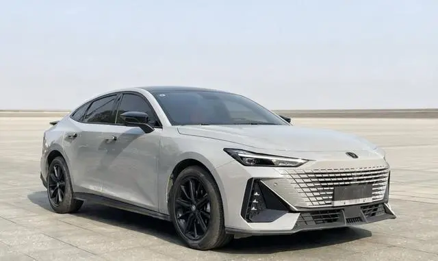 Changan Changan UNI-V 1.5T premium type