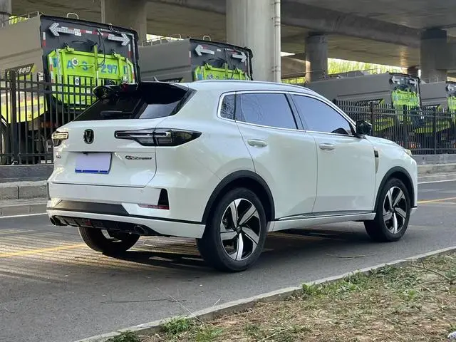 Changan Changan CS55 PLUS The third generation 1.5T DCT premium type