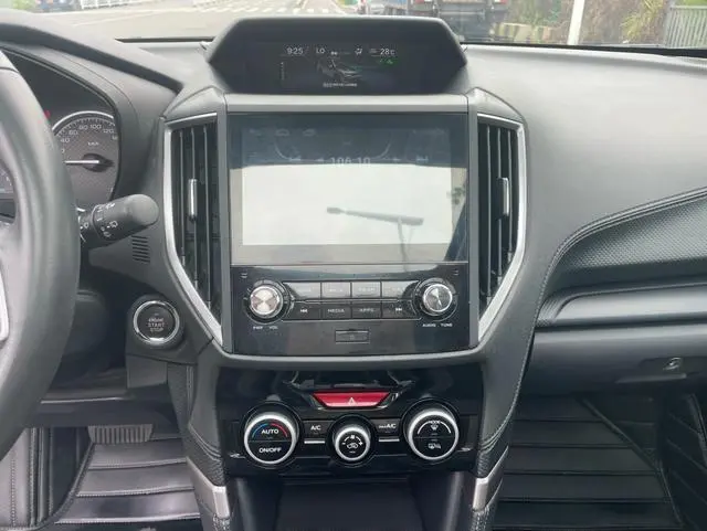 Subaru FORESTER Forester 2.0i Deluxe Edition EyeSight