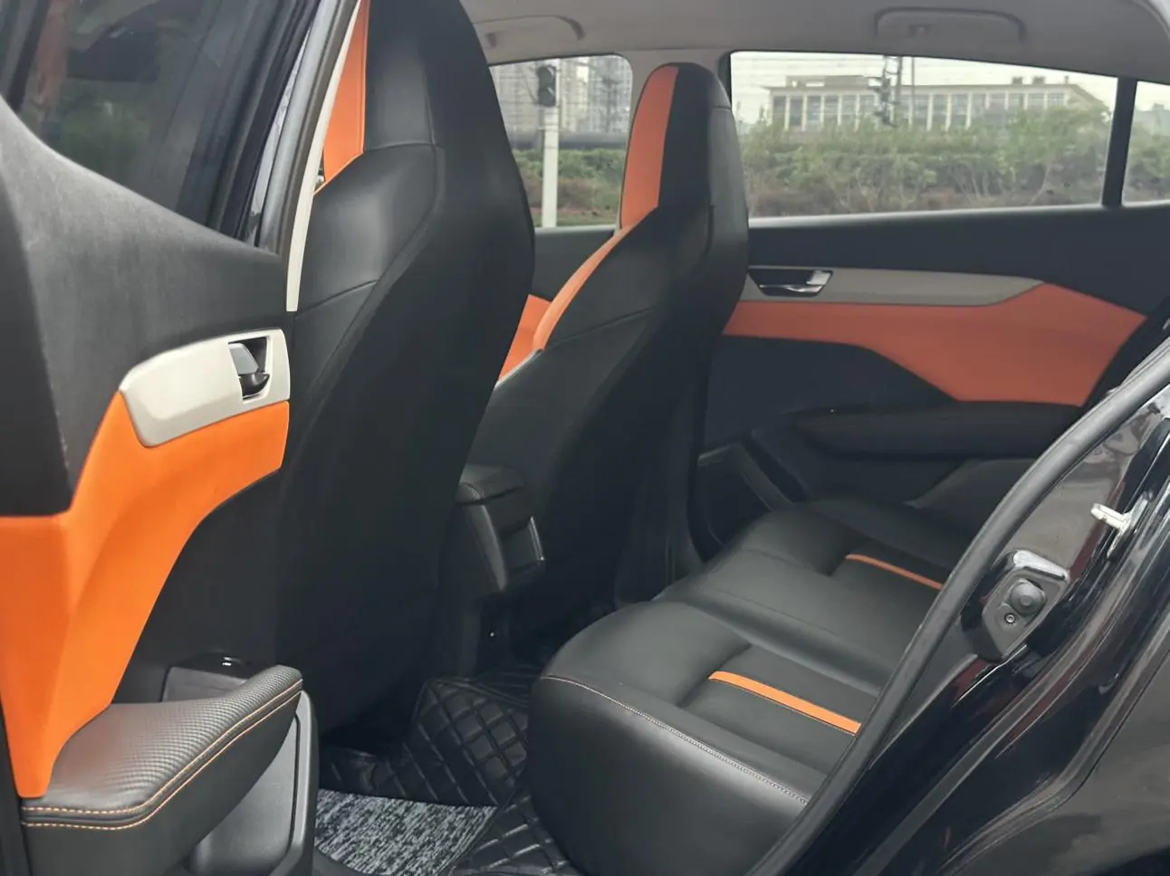 Dongfeng Fengshen Yi Hyun Mach Version 1.5L Automatic Glory Version