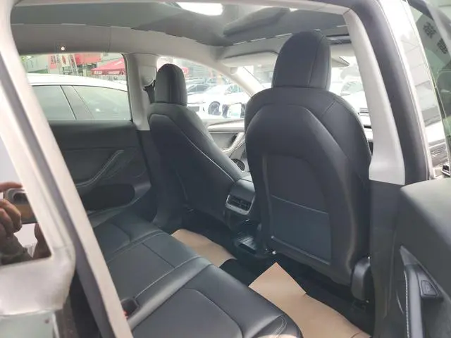 Tesla Model Y Rear-wheel drive version
