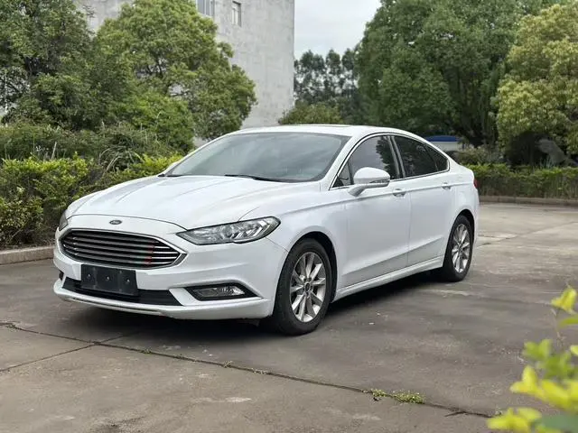 Ford Mondeo EcoBoost 200 fashion type
