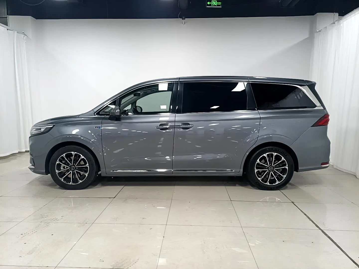 Roewe Roewe iMAX8 400TGI Premium Edition