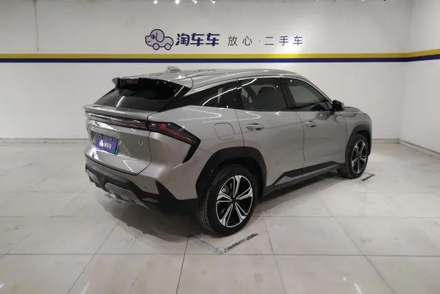 Geely Galaxy Galaxy L7 1.5T DHT 115km MAX