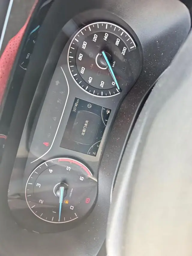 Ford The new generation of Quanshun Pro 2.2T manual van long axle 3 seats mid-top