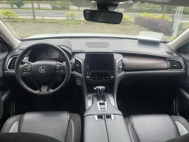 Honda Crown Road 240TURBO Two-wheel drive Exclusive Edition