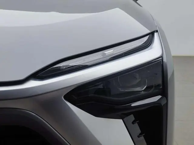 NIO NIO ES8 580KM base version six seats