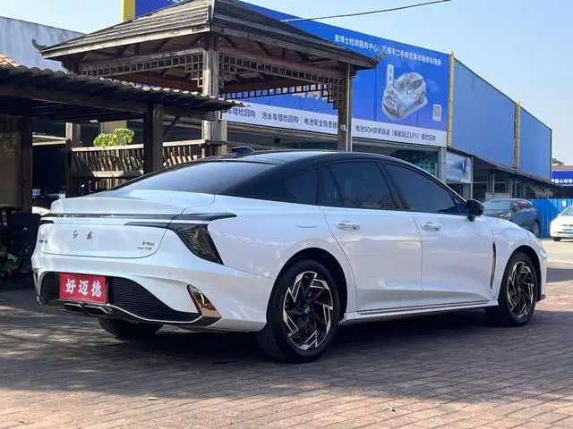 Hongqi Hongqi H6 2.0T Zhiyi Edition