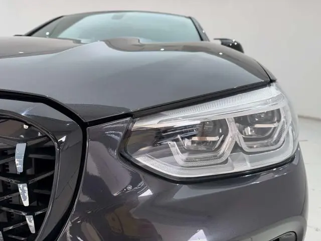 BMW BMW X4 xDrive25i M sports suit