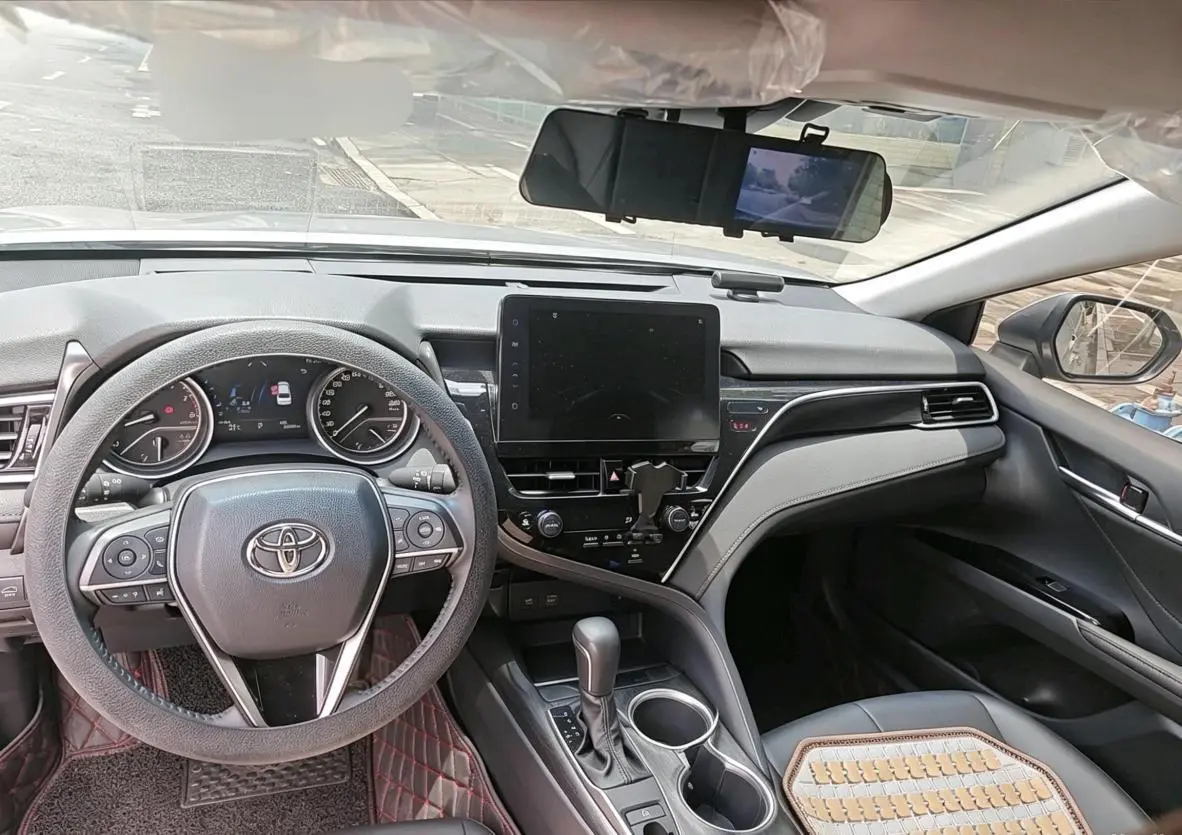 TOYOTA Camry 2.0G Deluxe Edition