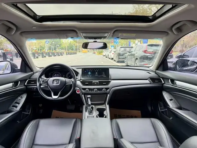 Honda Accord 260TURBO Deluxe Edition