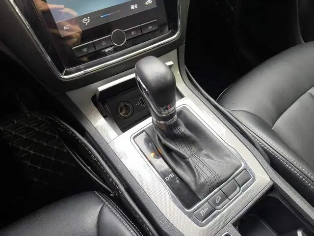 Roewe Roewe RX5 20T automatic 4G Interconnection Beyond Version