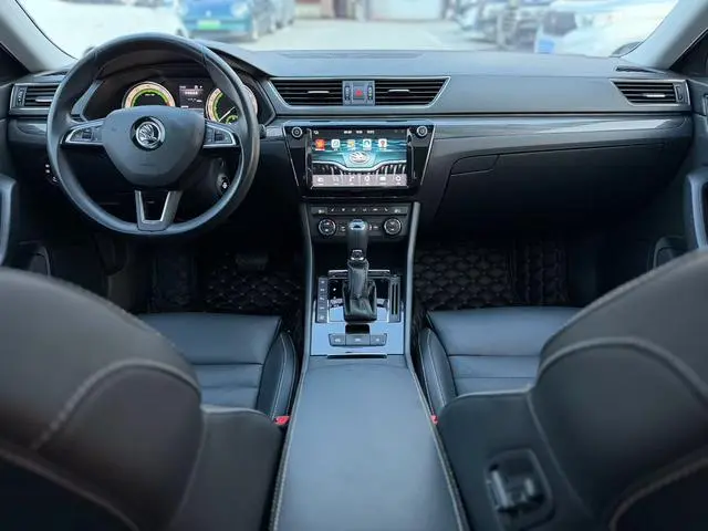 Skoda Speed pie ZI330 DSG Deluxe Edition Country V