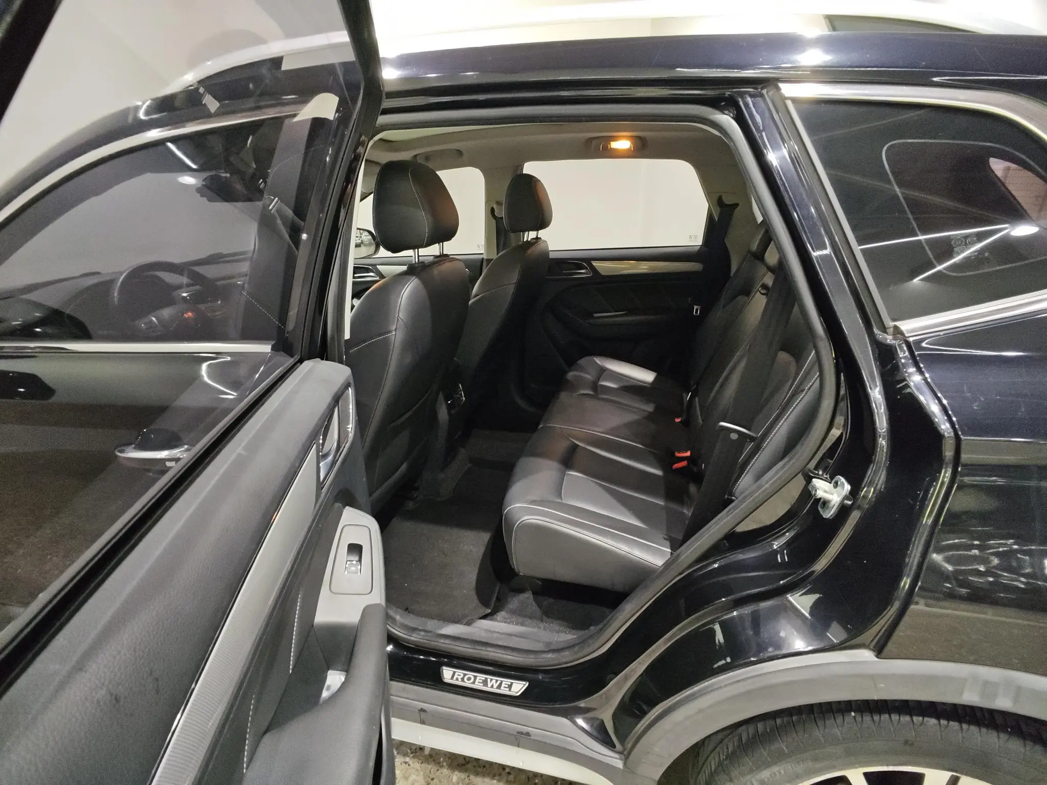 Roewe Roewe RX5 20T two-wheel drive automatic transmission smart networking Platinum edition