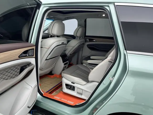 Dongfeng Fengxing Popular yachts 1.5T DCT Wave by Wave version