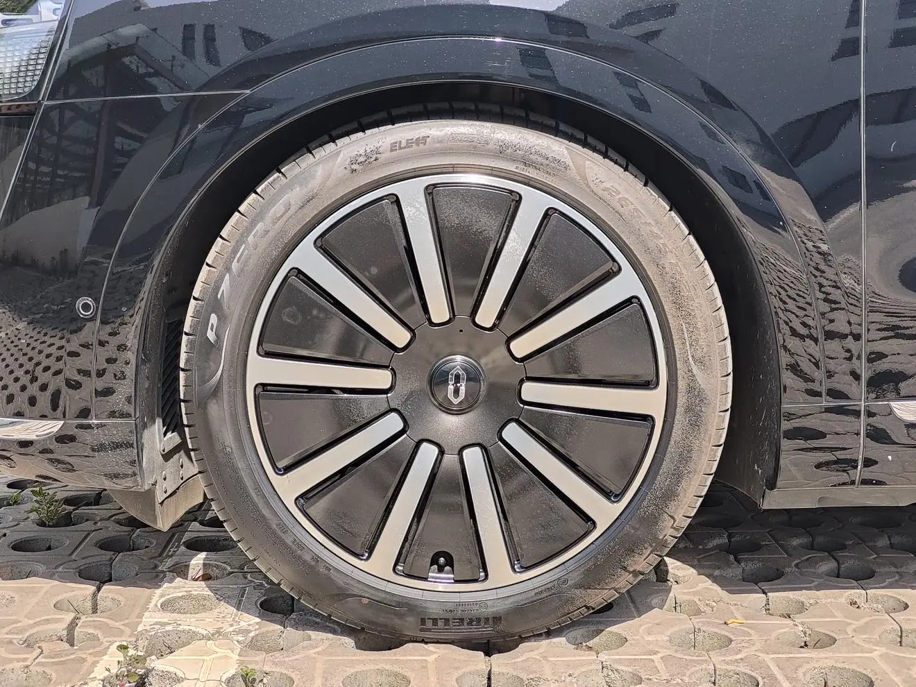AITO Ask the world M9 Extended range Ultra six-seater version