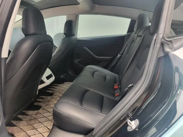 Tesla Model 3 Rear-wheel drive version