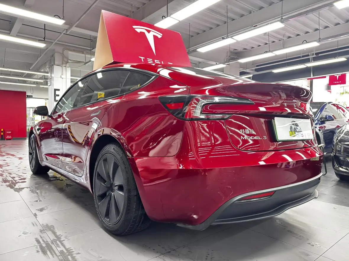 Tesla Model 3 Rear-wheel drive version