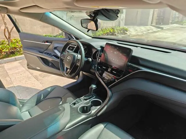 TOYOTA Camry 2.0G Deluxe Edition