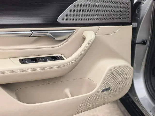 Xpeng Xiaopeng P7 670E+