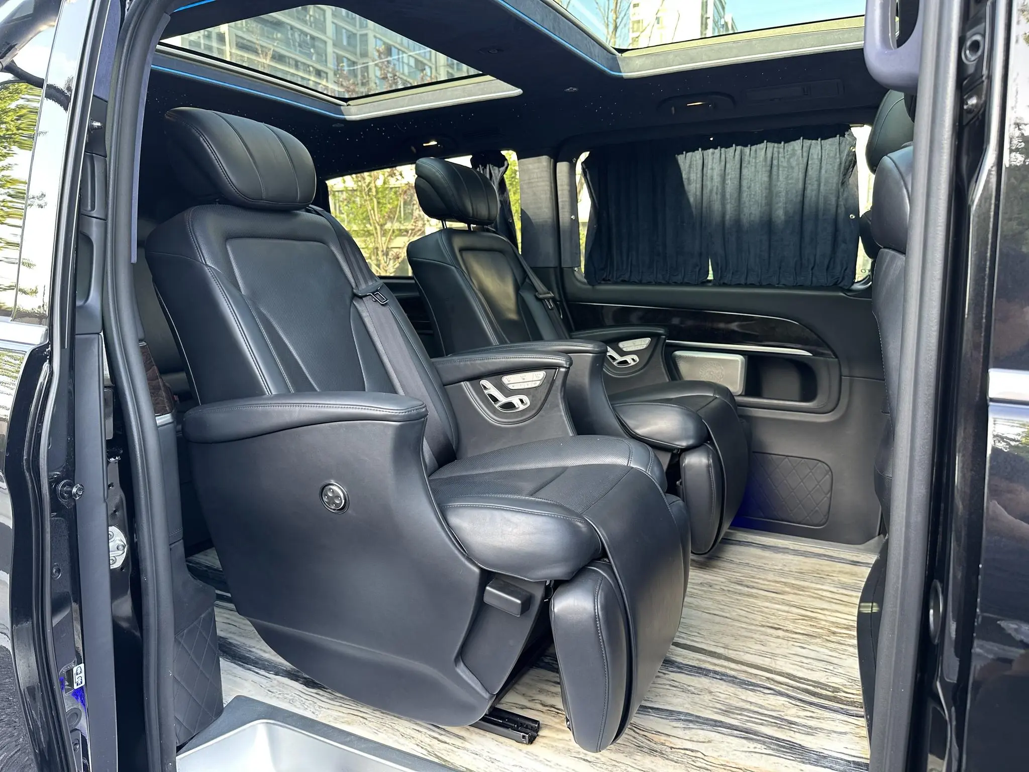 Mercedes-Benz Mercedes-Benz V-class V 260 L Premium Extended Version Country VI