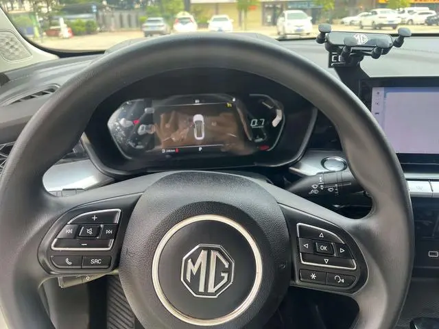 MG MG5 180DVVT CVT Youth Deluxe Edition