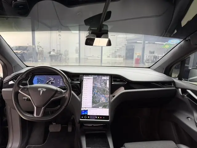 Tesla Model X 100D long battery life version