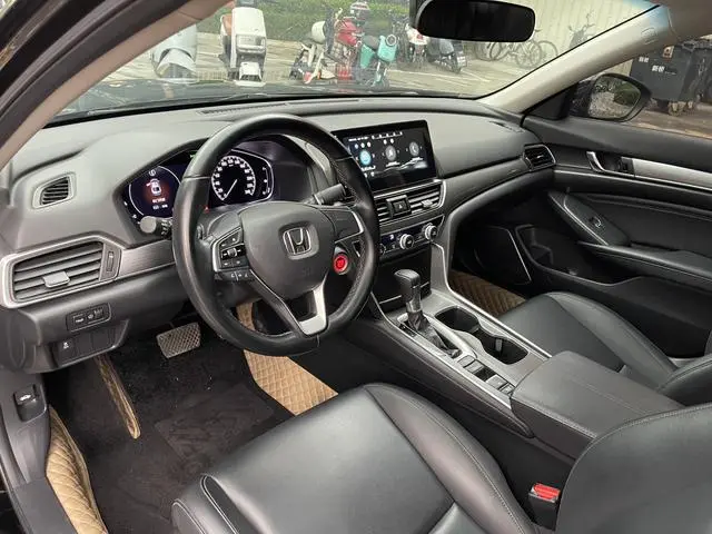 Honda Accord 260TURBO Deluxe Edition