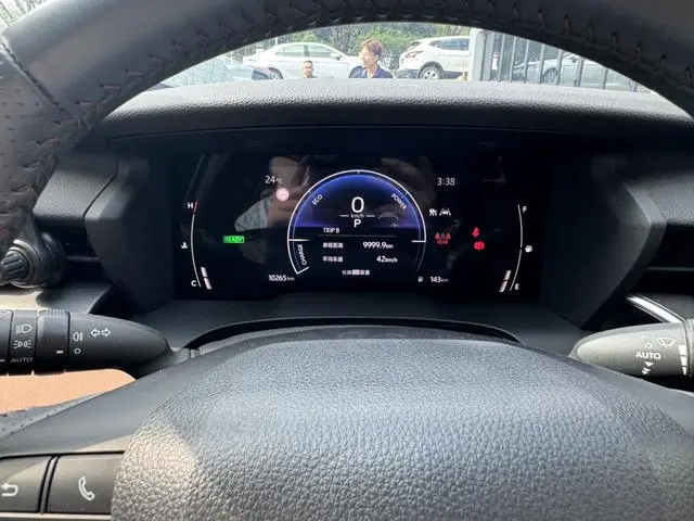 TOYOTA Camry Dual Engine 2.0 HGVP Deluxe Edition