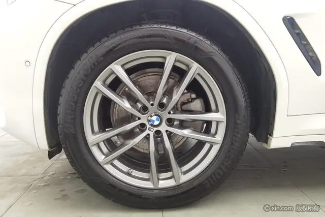 BMW BMW X4 xDrive25i M sports suit