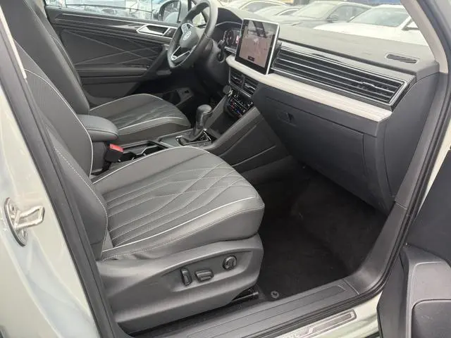 Volkswagen Tiguan L 330TSI automatic two-wheel drive Smart edition