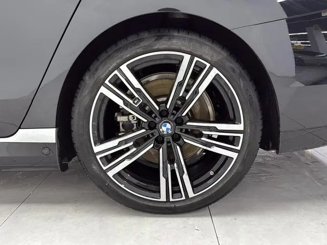 BMW BMW i7 eDrive50L Exclusive M Sports Suit