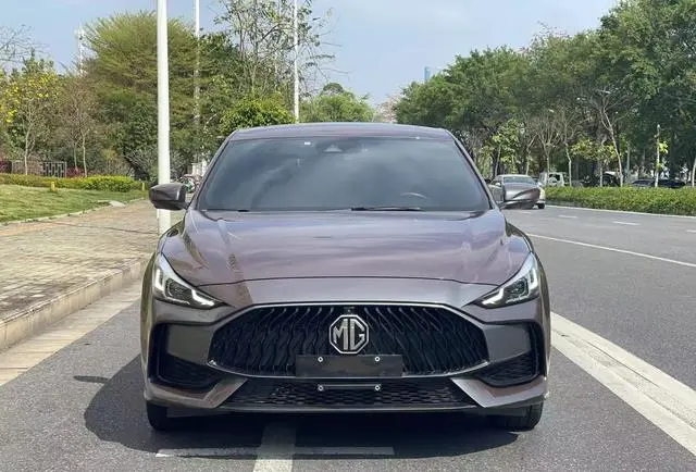 MG MG5 Facelift 300TGI DCT Green Luxury Ultimate Edition